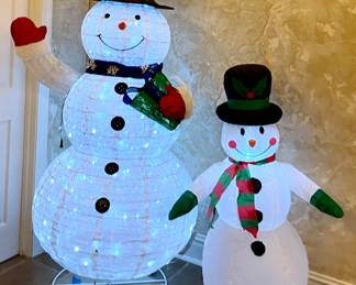 Christmas is coming! Shelves are loaded with all your festive favorites! 