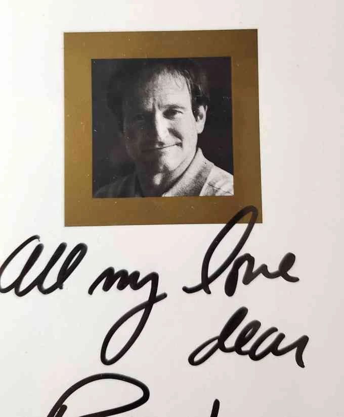 01 Authenticated Autographed Photo of Robin Williams