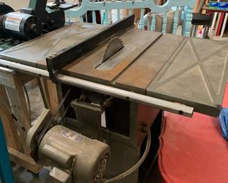 Vintage Delta 110/220 volt table saw. Works great!