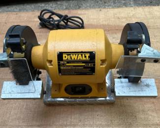 	DeWalt 6"(152mm) Bench Grinder DW756