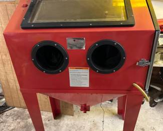 Grizzly Industrial Cabinet Style Sandblaster - Model G7146