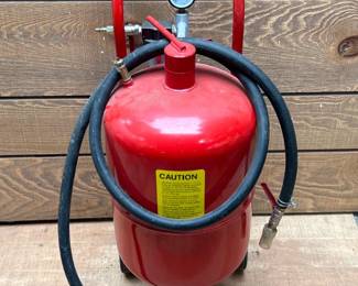 Portable sandblaster by rand