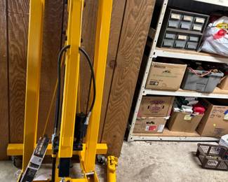 Performance Tools 2 Ton Folding Engine Crane w Air & Hydraulic Lift