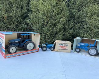 Vintage Ford Tractor 1/16 Scale Diecast Metal Collector Tractors
