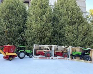 Vintage International & Deutz-Allis Die Cast Ertl Tractors