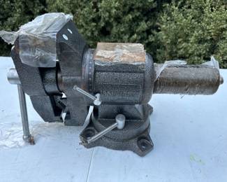 New Columbian Multipurpose Bench Vise & Yoke Pipe Vise