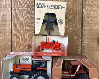 Vintage Die Cast Collector Tractors - Ertl Deutz-Allis - Hesston - Case