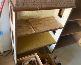 Awesome Dollhouse And Toys