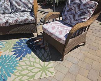 Very Nice Rattan Patio Set With Umbrella
