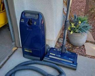 Kenmore Whispertone 300 Canister Vacuum