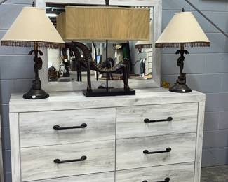 Modern Dresser and various Lamps Orlando