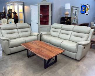 Leather reclining Sofas and Coffee Table Orlando