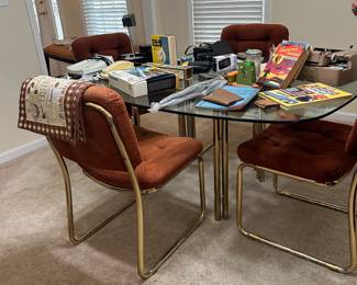 retro dining table and 4 chairs