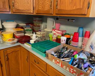 Lots of Kitchen Items
