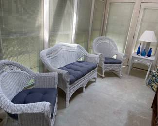 4 piece wicker set plus wicker lamp