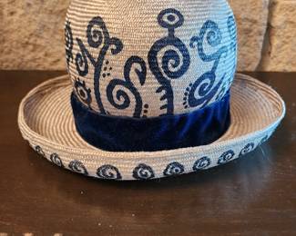 VINTAGE LADIES HAT