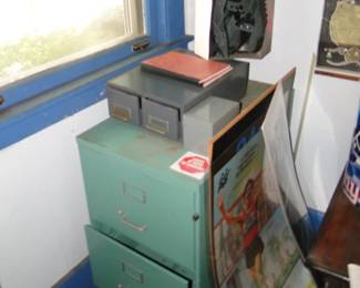 File cabinet 
