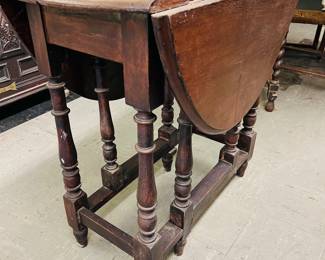 Oak gate leg table