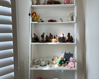 Bassett Furniture 5 Tiered Ladder Shelf