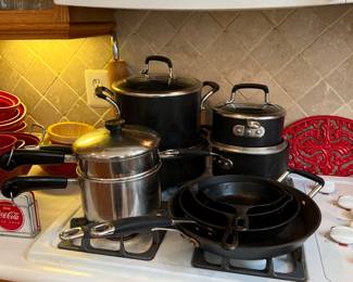 Cast Iron Pans & Kitchen Pots