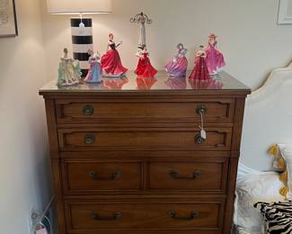 Drexel Chest of 5 Drawers (38"W x 20"D x 47"H)