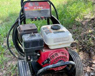 Job Pro 2700 PSI Power Washer-Needs Carburetor work. Runs but leaks from Carburetor