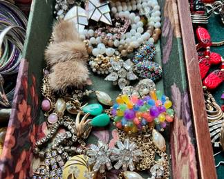 Assortment of Jewelry