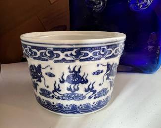 Chinese Blue/White Porcelain Planter