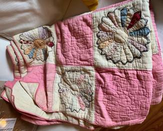 Pink/Multicolored Dresden Plate Quilt