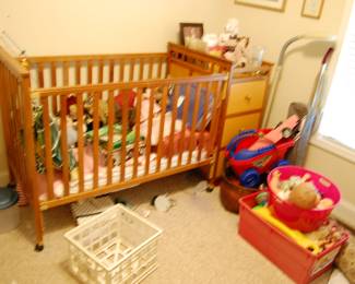 Crib and dresser combo