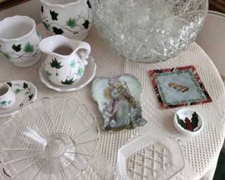 Assorted serving ware