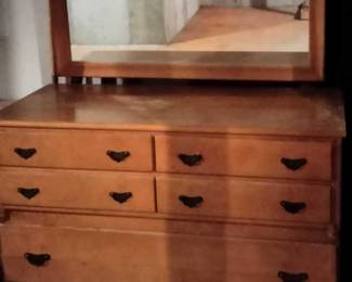 Nice dresser/mirror