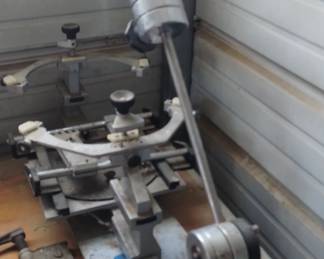 Tennis racket machine 