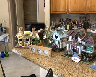 Lots of birdhouses