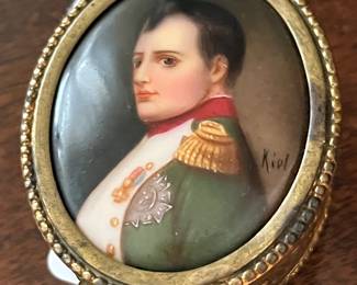 Napoleon pill box by Kiel