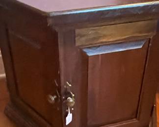 Assortment of end tables