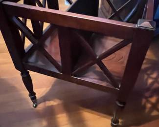 Magazine/record stand