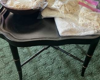 Doilies, runners and tablecloths