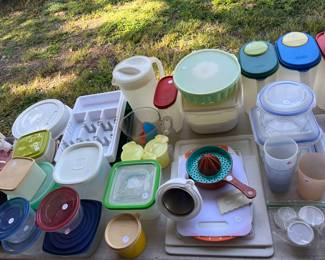 Tupperware, plastic storage items