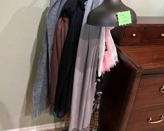 Stylish floor reading lamp