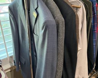 Men's suits & clothing