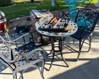 Cast aluminum bistro set