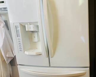 LG Refrigerator with working in door ice/water dispenser
