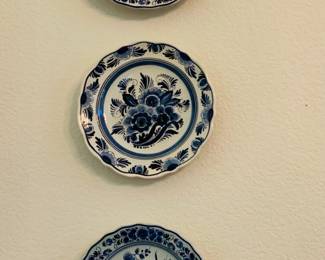 Misc. Decor - Assorted Blue - White Plates