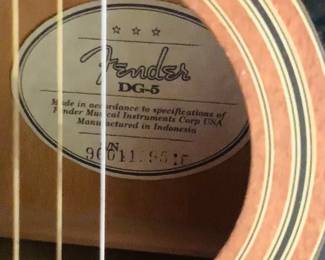 Close-up Fender DG-5 Guitar