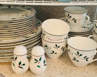 Christopher Stuart - Holiday Splendor Set