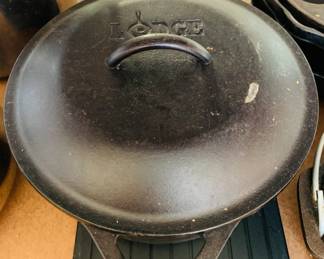 Lodge Cast Iron Dutch Oven