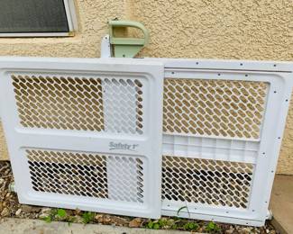 Pet / child gate