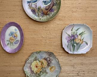 decorative plates in lavendar and yellow