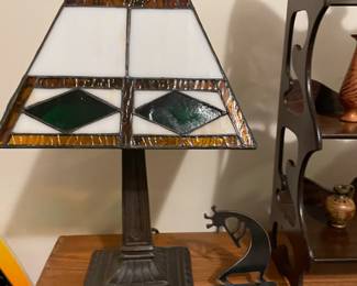 tiffany-style table lamp, antique curio shelf